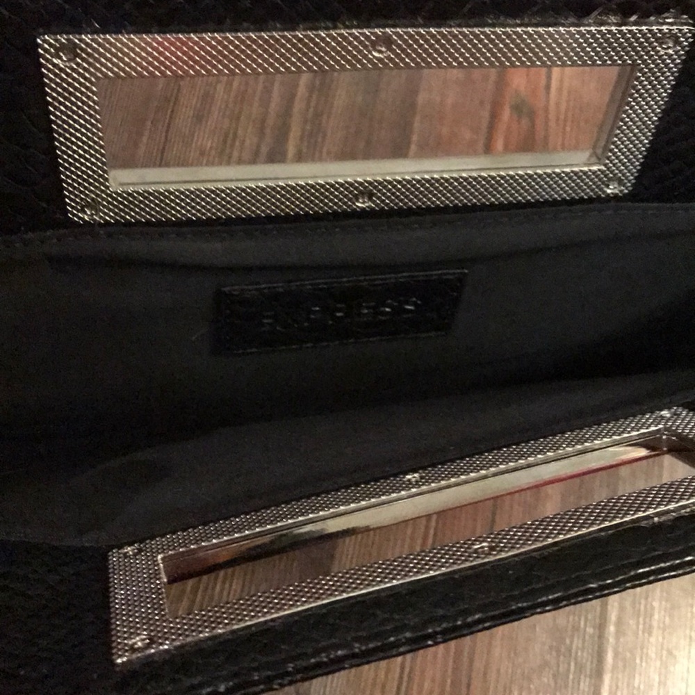 Clutch - Picture 2 of 5